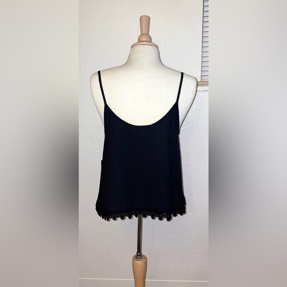 ⭐️Tank Top - Picture 2 of 3